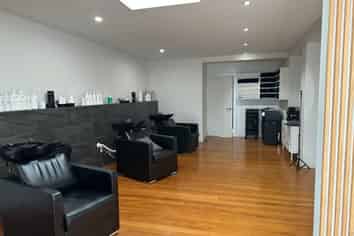 Salon, Retail or Service Space Available