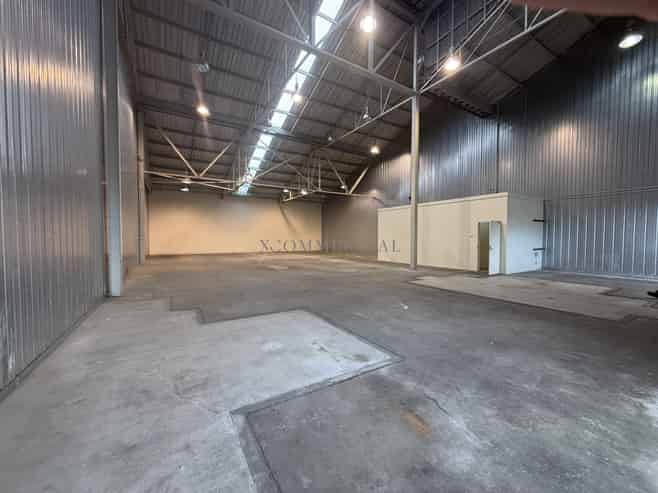 Simple Mt Wellington Warehouse - 378sqm