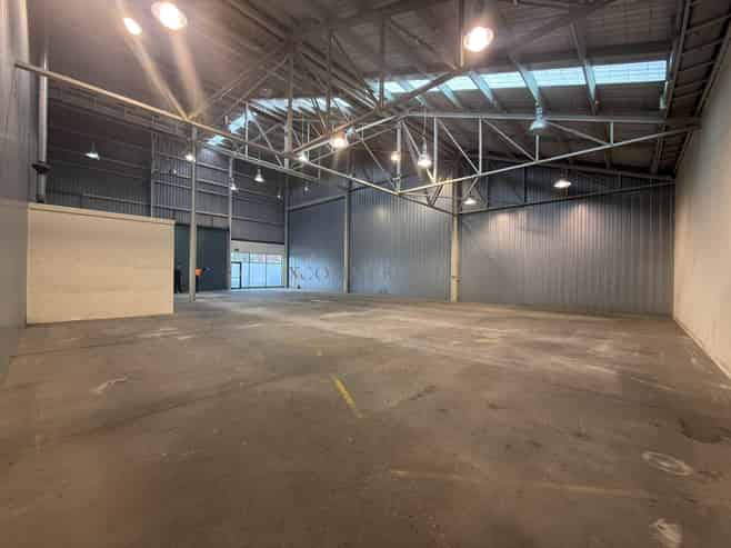Simple Mt Wellington Warehouse - 378sqm