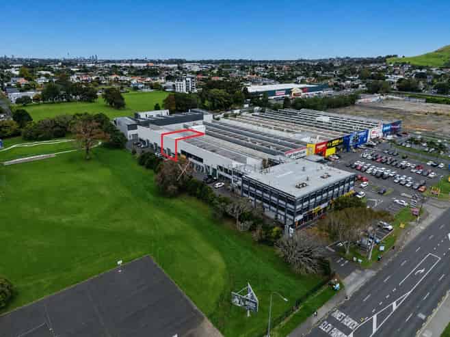 Simple Mt Wellington Warehouse - 378sqm