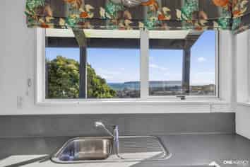 129 Gloaming Hill, Titahi Bay