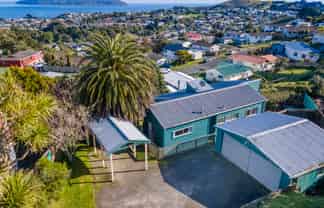129 Gloaming Hill, Titahi Bay