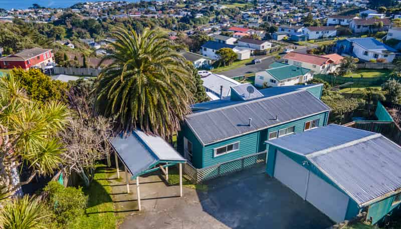 129 Gloaming Hill, Titahi Bay
