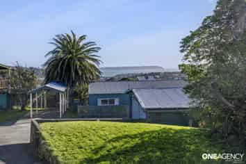 129 Gloaming Hill, Titahi Bay