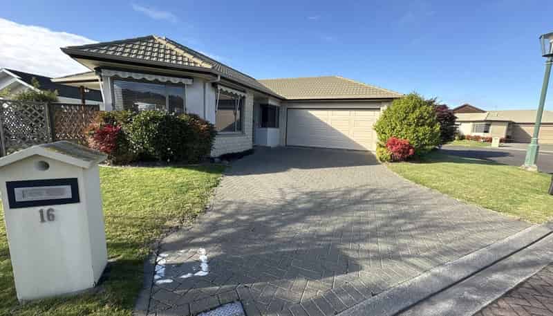 16 Claridge Place, Taradale