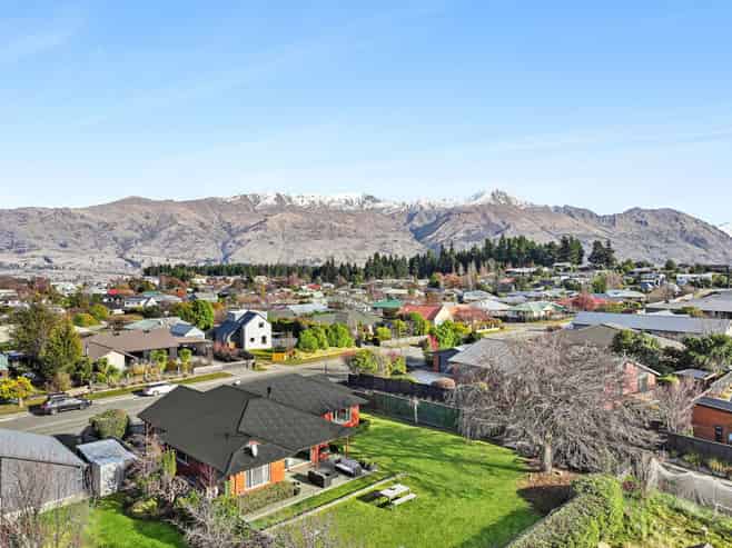 92 Mount Iron Drive, Wanaka