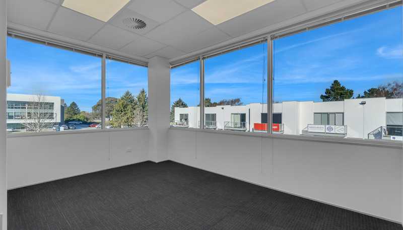3B/6 Sir William Pickering Drive , Burnside