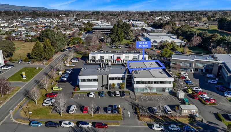 3B/6 Sir William Pickering Drive , Burnside