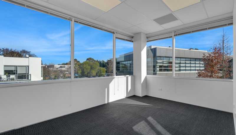 3B/6 Sir William Pickering Drive , Burnside