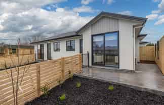 2/26 Bernard Street, Chedworth
