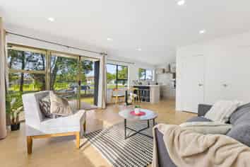 1/22 Gibbons Road, Weymouth