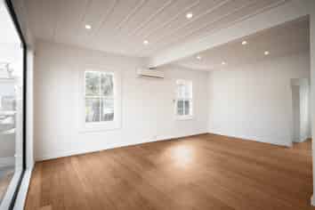 SMALL PONSONBY OFFICE WITH FOUR CAR PARKS
