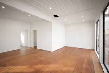 SMALL PONSONBY OFFICE WITH FOUR CAR PARKS
