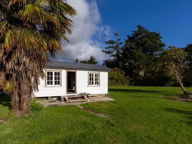 9 & 11 Sunderland Street, Waimangaroa