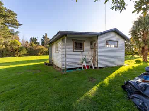 9 & 11 Sunderland Street, Waimangaroa