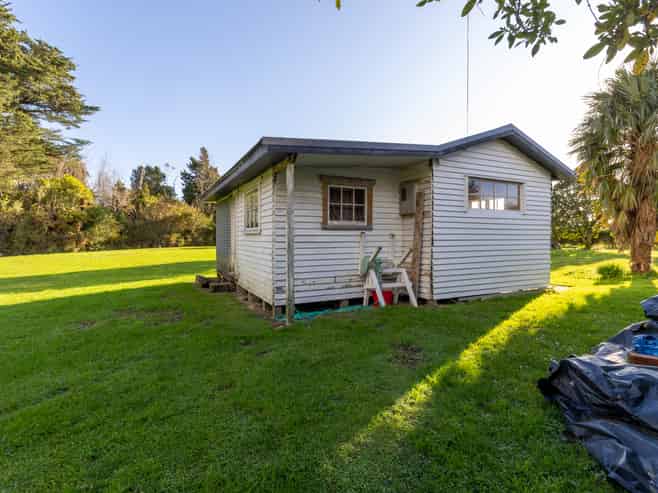 9 & 11 Sunderland Street, Waimangaroa