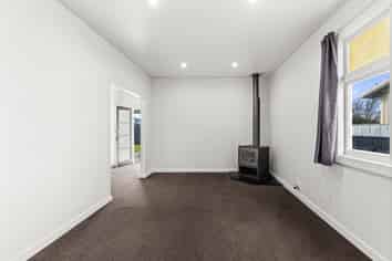 701 Buller Street, Akina