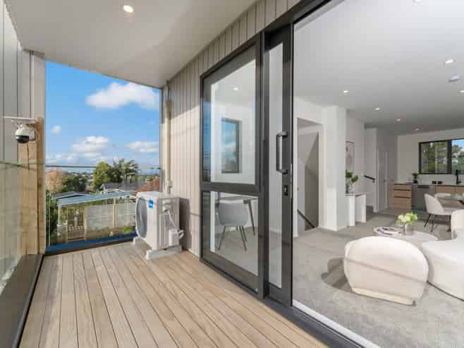 7 & 8/113 Te Atatu Road, Te Atatu South