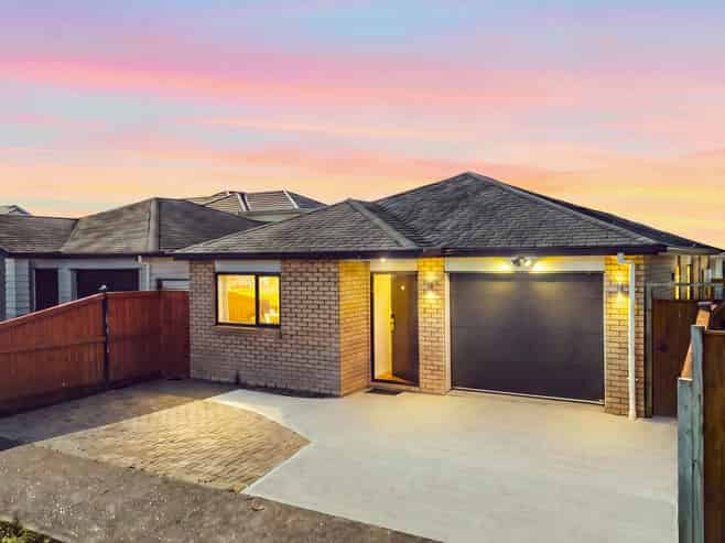 37 Koroheke Road, Takanini