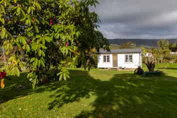 9 Sunderland Street, Waimangaroa