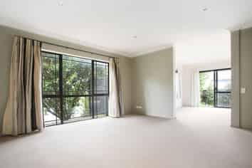 2 Coachman Drive, Flat Bush