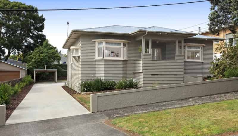 48 Princes Avenue, Three Kings
