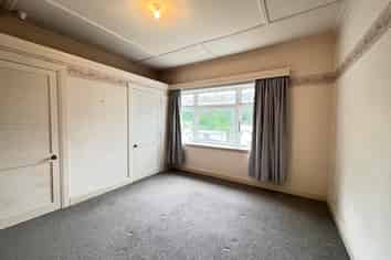 9 Hungerford Road (upper house), Lyall Bay