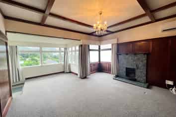 9 Hungerford Road (upper house), Lyall Bay