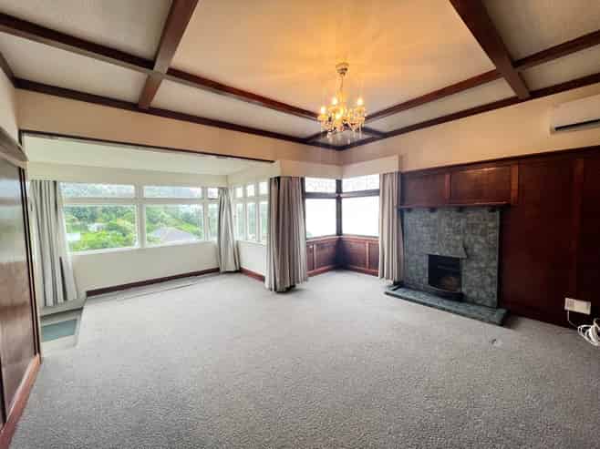 9 Hungerford Road (upper house), Lyall Bay