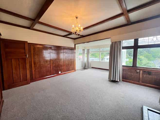 9 Hungerford Road (upper house), Lyall Bay