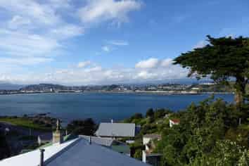 9 Hungerford Road (upper house), Lyall Bay