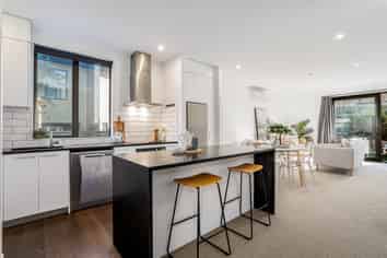7/20 Trent Street, Island Bay
