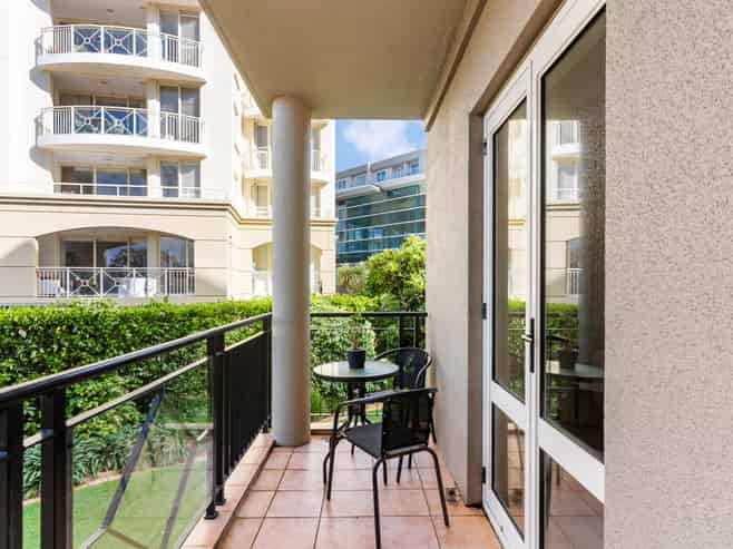 1E/18 Joseph Banks Terrace, Remuera