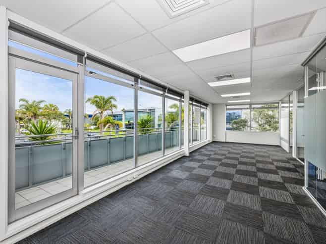 Standout 122sqm office in Albany