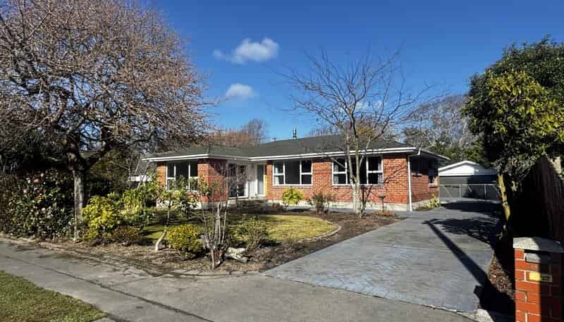 493 Avonhead Road, Avonhead