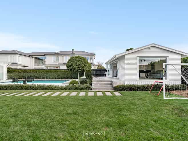75 St Andrews Road, Epsom
