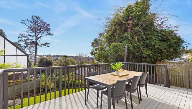 2/105 Carlisle Road, Torbay