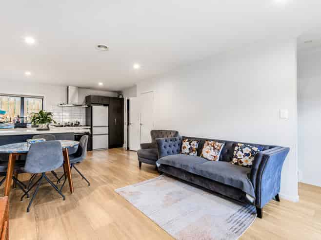 2/9 Surrey Street, Tawa
