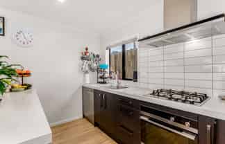2/9 Surrey Street, Tawa