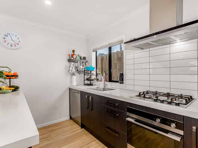 2/9 Surrey Street, Tawa