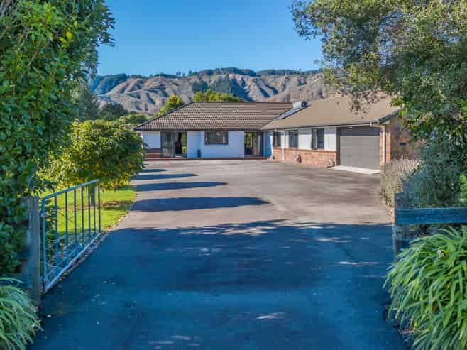 47 Pohutukawa Drive, Levin