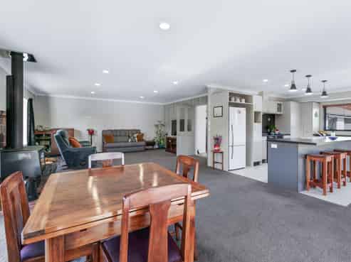 47 Pohutukawa Drive, Levin