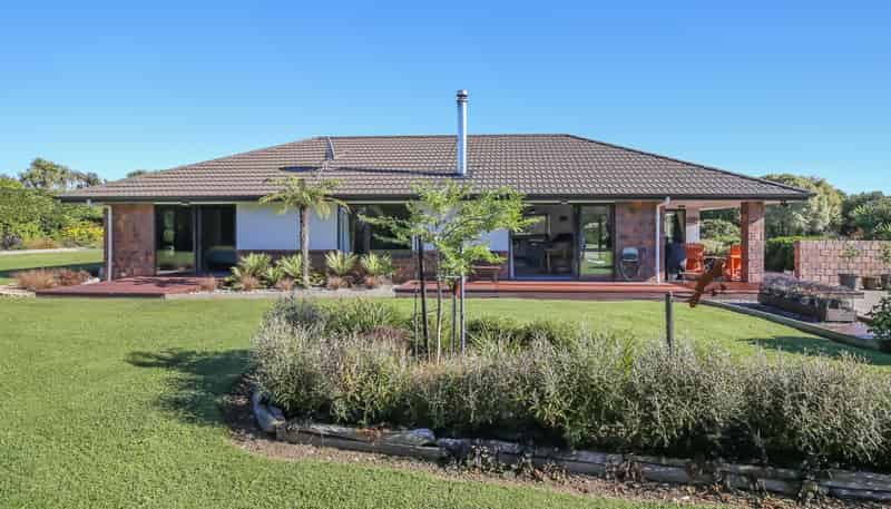 47 Pohutukawa Drive, Levin