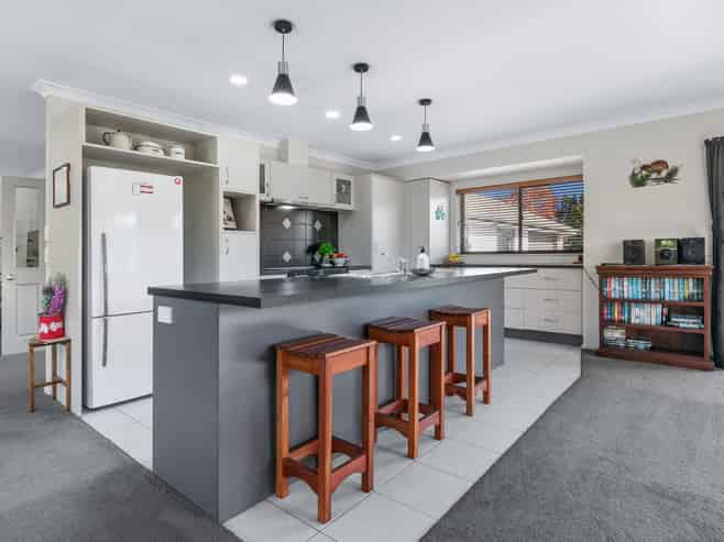 47 Pohutukawa Drive, Levin