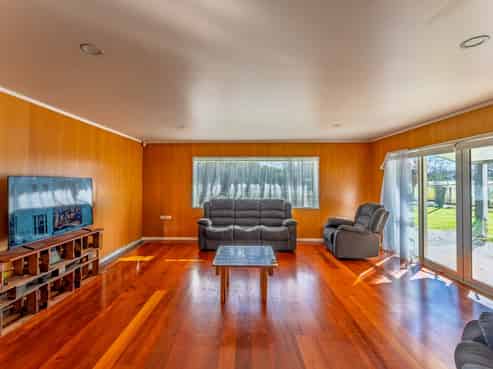1284 Dairy Flat Highway, Dairy Flat