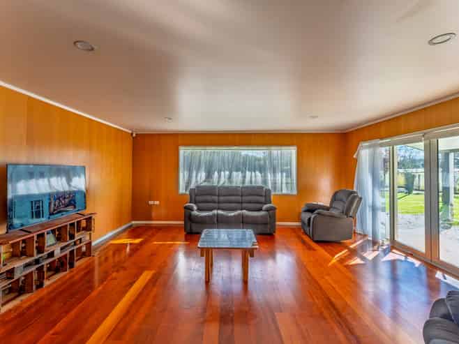 1284 Dairy Flat Highway, Dairy Flat