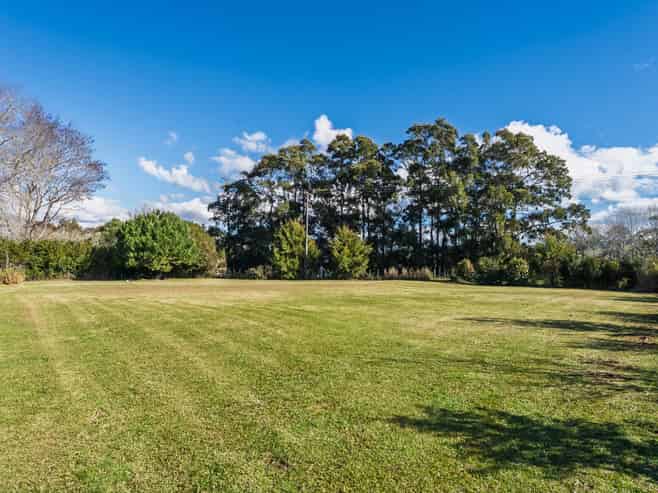1284 Dairy Flat Highway, Dairy Flat