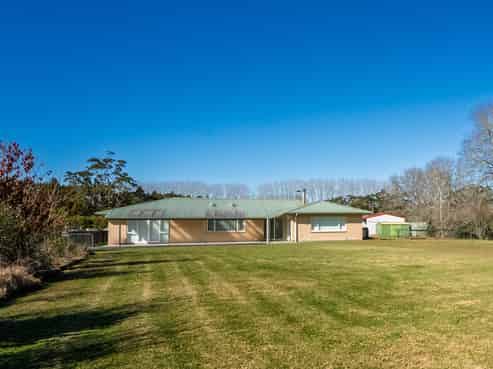 1284 Dairy Flat Highway, Dairy Flat