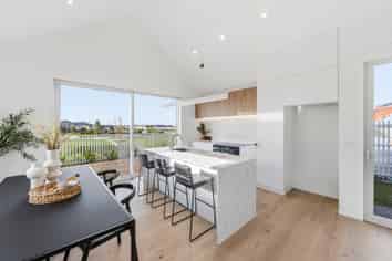 7 Shrubbery Lane, Rolleston