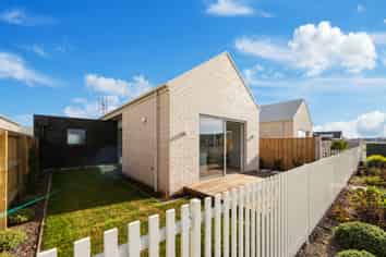 7 Shrubbery Lane, Rolleston